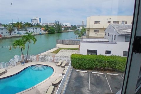 Copropriété à vendre à Miami Beach, Floride: 1 chambre, 61.5 m2 № 1306479 - photo 5