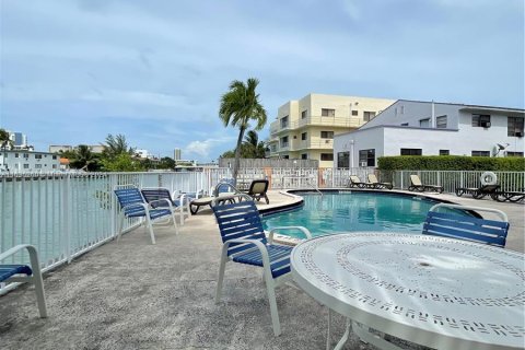 Copropriété à vendre à Miami Beach, Floride: 1 chambre, 61.5 m2 № 1306479 - photo 27