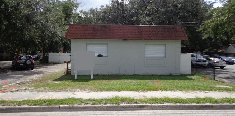 Commercial property in Tampa, Florida 117.06 sq.m. № 214493