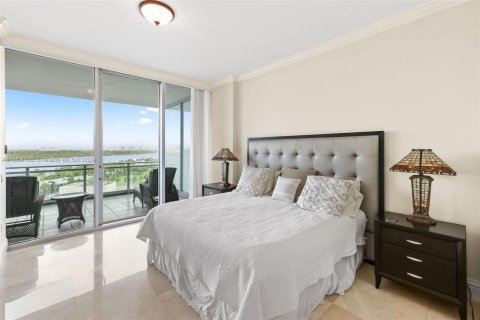 Condo in Bal Harbour, Florida, 2 bedrooms  № 1386017 - photo 21