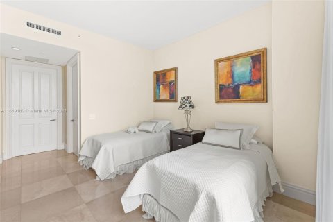 Condo in Bal Harbour, Florida, 2 bedrooms  № 1386017 - photo 28