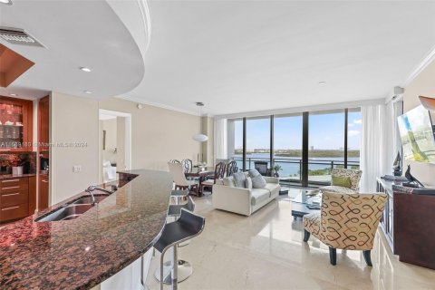 Condo in Bal Harbour, Florida, 2 bedrooms  № 1386017 - photo 14