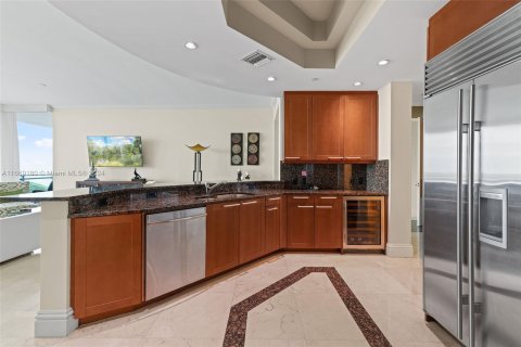 Condo in Bal Harbour, Florida, 2 bedrooms  № 1386017 - photo 7