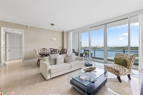 Condo in Bal Harbour, Florida, 2 bedrooms  № 1386017 - photo 12