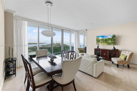 Condo in Bal Harbour, Florida, 2 bedrooms  № 1386017 - photo 9