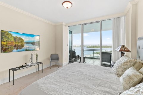 Condo in Bal Harbour, Florida, 2 bedrooms  № 1386017 - photo 22