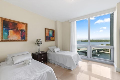 Condo in Bal Harbour, Florida, 2 bedrooms  № 1386017 - photo 27