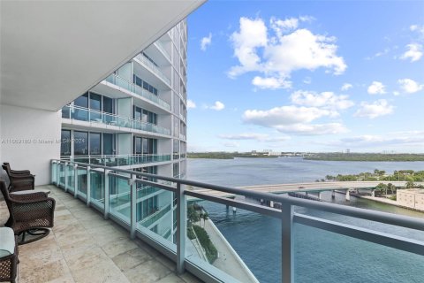 Condo in Bal Harbour, Florida, 2 bedrooms  № 1386017 - photo 2