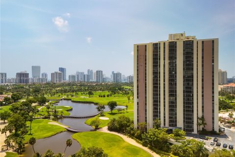 Condo in Aventura, Florida, 2 bedrooms  № 1385972 - photo 28