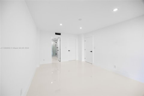 Copropriété à vendre à Aventura, Floride: 2 chambres, 107.49 m2 № 1385972 - photo 3