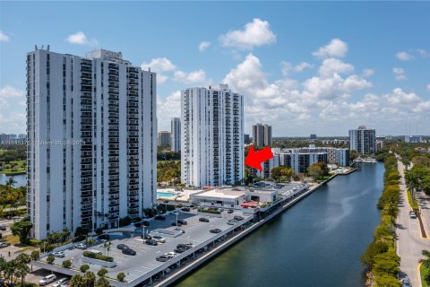 Copropriété à vendre à Aventura, Floride: 2 chambres, 100.24 m2 № 1330211 - photo 6