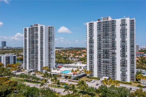 Condo in Aventura, Florida, 2 bedrooms  № 1330211 - photo 7