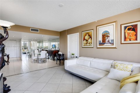 Copropriété à vendre à Aventura, Floride: 2 chambres, 100.24 m2 № 1330211 - photo 26