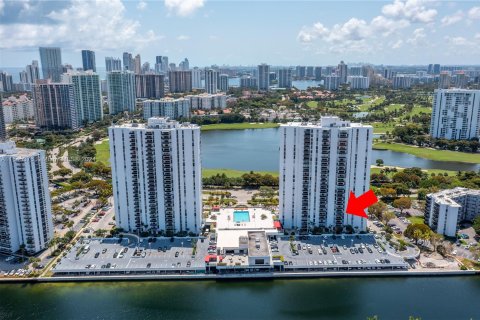 Condominio en venta en Aventura, Florida, 2 dormitorios, 100.24 m2 № 1330211 - foto 14