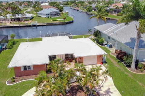 Villa ou maison à vendre à Punta Gorda, Floride: 3 chambres, 157.75 m2 № 1278626 - photo 3