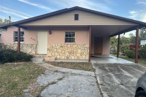 House in Tampa, Florida 3 bedrooms, 164.99 sq.m. № 1415810 - photo 1