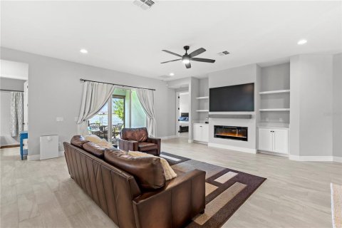 Casa en venta en Orlando, Florida, 7 dormitorios, 452.71 m2 № 1311413 - foto 19