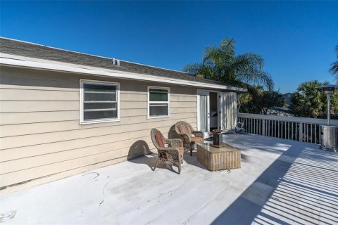 House in Tampa, Florida 3 bedrooms, 139.35 sq.m. № 687603 - photo 4