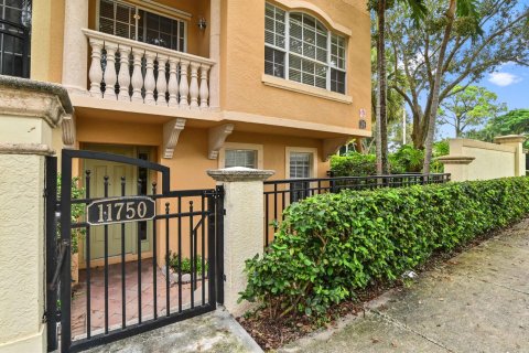 Townhouse in Palm Beach Gardens, Florida 3 bedrooms, 221.39 sq.m. № 787542 - photo 6