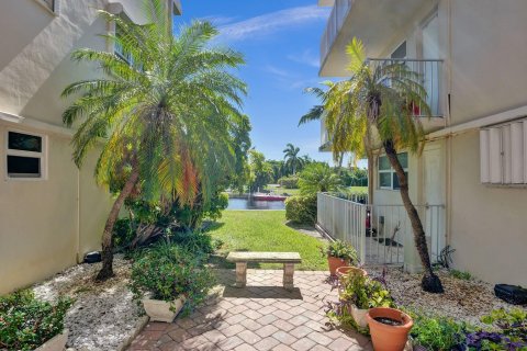 Condo in Deerfield Beach, Florida, 2 bedrooms  № 787473 - photo 7