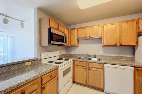 Condo in Orlando, Florida, 1 bedroom  № 1364694 - photo 11