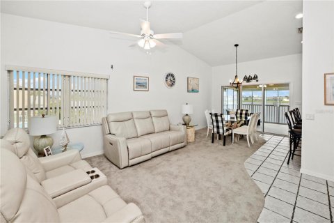 Condo in Punta Gorda, Florida, 2 bedrooms  № 1364696 - photo 11