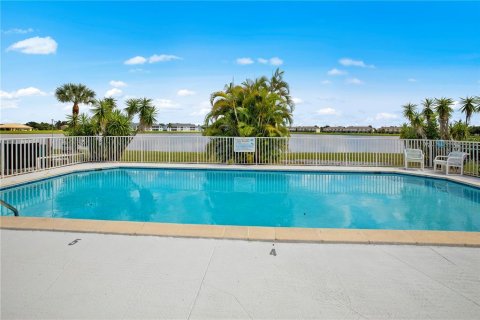 Condo in Punta Gorda, Florida, 2 bedrooms  № 1364696 - photo 9