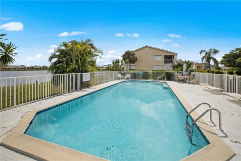 Condo in Punta Gorda, Florida, 2 bedrooms  № 1364696 - photo 10