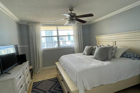 Copropriété à vendre à Hallandale Beach, Floride: 2 chambres, 126.35 m2 № 1291625 - photo 11