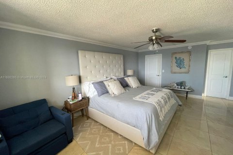 Copropriété à vendre à Hallandale Beach, Floride: 2 chambres, 126.35 m2 № 1291625 - photo 12