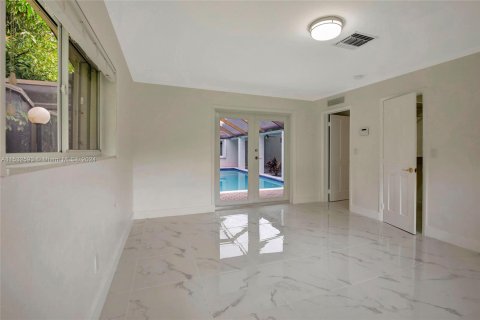 Casa en venta en Palmetto Bay, Florida, 4 dormitorios, 181.16 m2 № 1006709 - foto 13