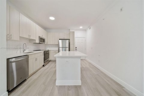 Apartamento en alquiler en Pembroke Pines, Florida, 3 dormitorios, 109.81 m2 № 1331062 - foto 4