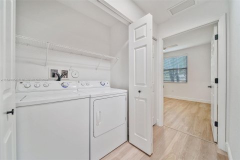 Appartement à louer à Pembroke Pines, Floride: 3 chambres, 109.81 m2 № 1331062 - photo 13