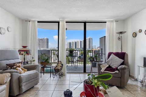 Copropriété à vendre à North Miami Beach, Floride: 2 chambres, 103.12 m2 № 1319055 - photo 6