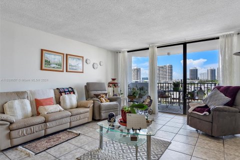 Copropriété à vendre à North Miami Beach, Floride: 2 chambres, 103.12 m2 № 1319055 - photo 5