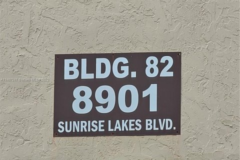 Condo in Sunrise, Florida, 2 bedrooms  № 841679 - photo 1