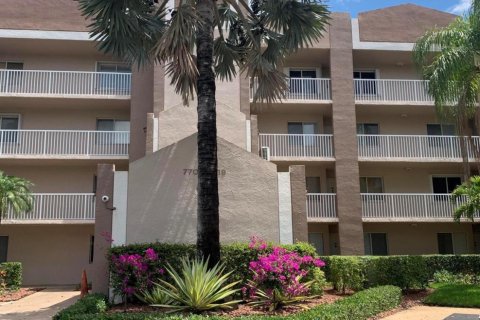 Condominio en venta en Tamarac, Florida, 2 dormitorios, 122.72 m2 № 1102030 - foto 28