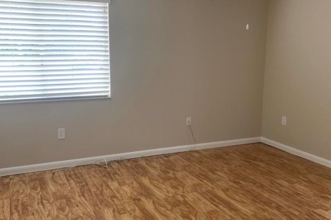 Condo in Tamarac, Florida, 2 bedrooms  № 1102030 - photo 3