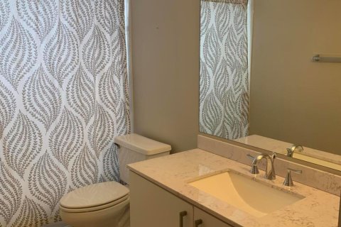 Condo in Tamarac, Florida, 2 bedrooms  № 1102030 - photo 1