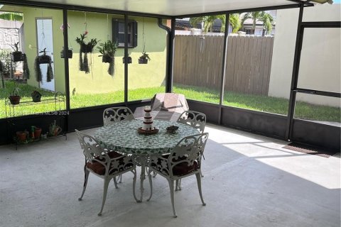 Casa en venta en Miami, Florida, 3 dormitorios, 139.54 m2 № 1365537 - foto 7