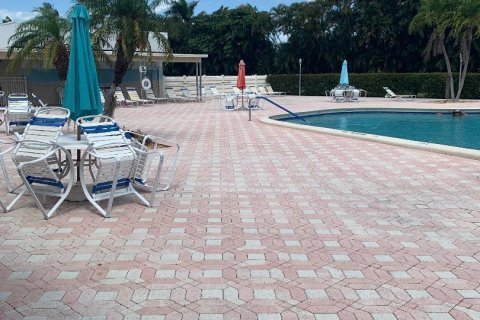 Casa en venta en West Palm Beach, Florida, 2 dormitorios, 84.54 m2 № 1141306 - foto 1