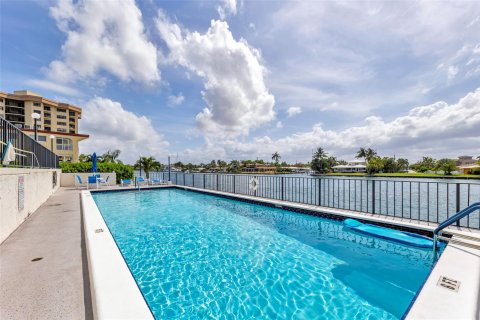 Condominio en venta en Pompano Beach, Florida, 2 dormitorios, 111.48 m2 № 1209255 - foto 4