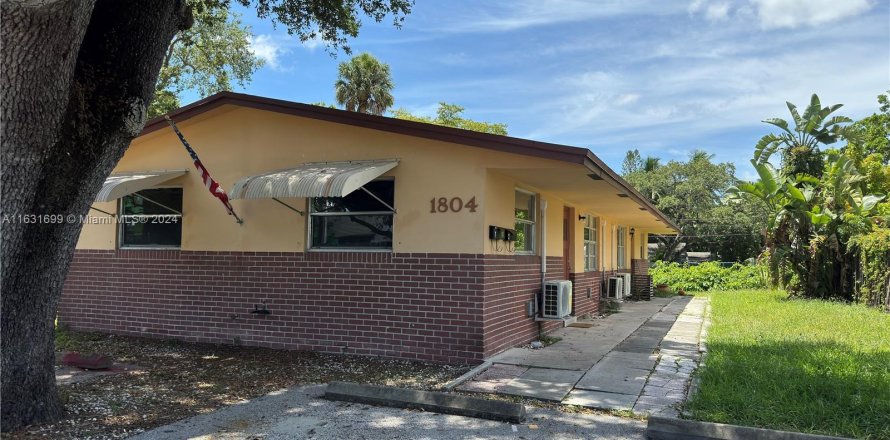 Commercial property in Fort Lauderdale, Florida 148.18 sq.m. № 1292303