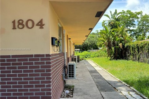 Commercial property in Fort Lauderdale, Florida 148.18 sq.m. № 1292303 - photo 2