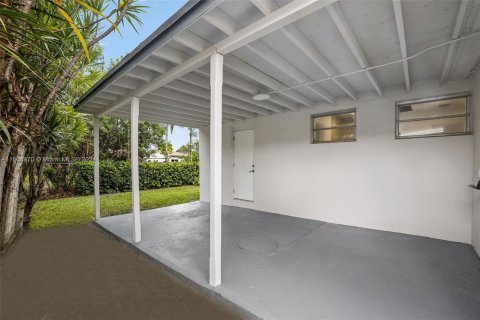 Villa ou maison à vendre à Miami, Floride: 3 chambres, 92.9 m2 № 1393538 - photo 28