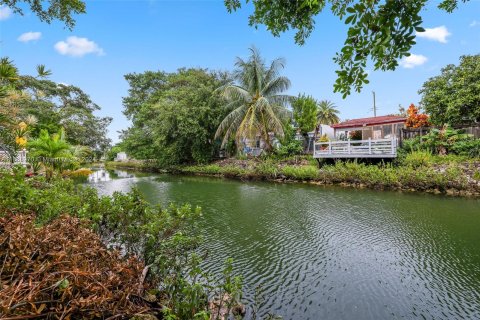 Villa ou maison à vendre à Miami, Floride: 3 chambres, 92.9 m2 № 1393538 - photo 29