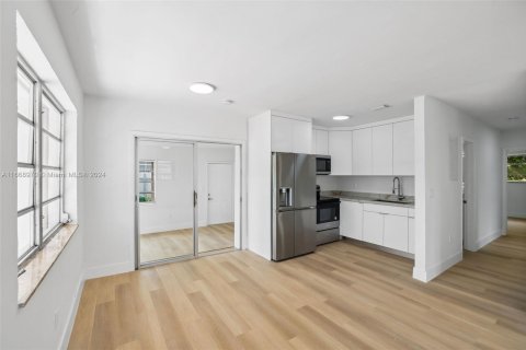 Casa en venta en Miami, Florida, 3 dormitorios, 92.9 m2 № 1393538 - foto 11