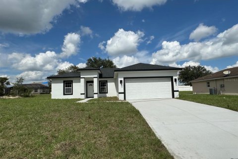 House in Ocala, Florida 4 bedrooms, 163.97 sq.m. № 1390540 - photo 1