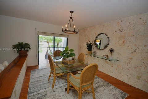 Adosado en venta en Miami Lakes, Florida, 4 dormitorios, 193.7 m2 № 1362784 - foto 6