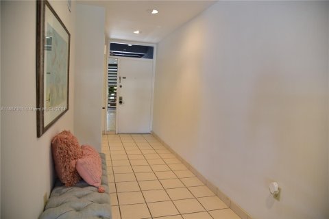 Touwnhouse à vendre à Miami Lakes, Floride: 4 chambres, 193.7 m2 № 1362784 - photo 18